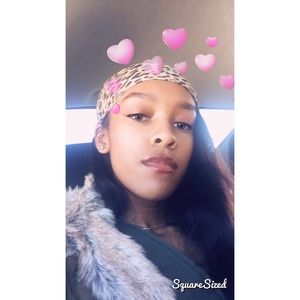 Meet your Posher, Dyonne